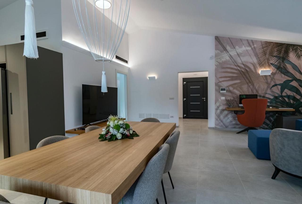 Villa Golden Root Real Estate San Teodoro  Exterior photo